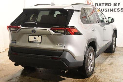 2022 Toyota RAV4 Hybrid XLE