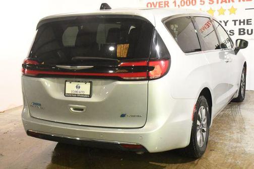 Silver Mist Clearcoat 2023 Chrysler Pacifica Hybrid Touring L