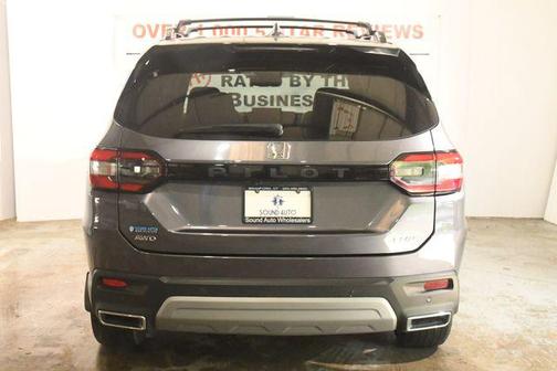 Gray 2023 Honda Pilot AWD Elite