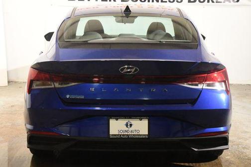 2021 Hyundai ELANTRA SE