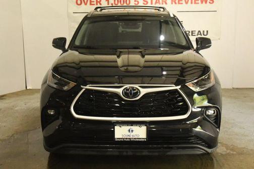 Midnight Black Metallic 2023 Toyota Highlander XLE