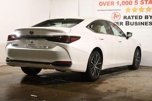2022 Lexus ES 250 Base