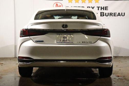 2022 Lexus ES 250 Base