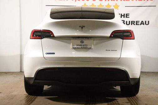 2022 Tesla Model Y Long Range Dual Motor All-Wheel Drive