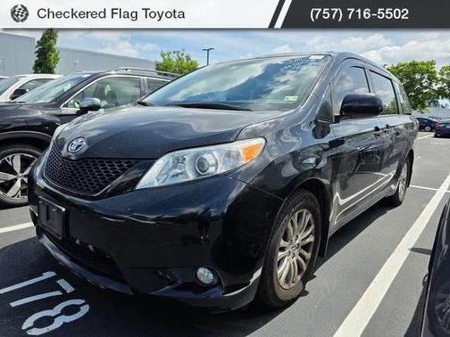 2017 Toyota Sienna XLE