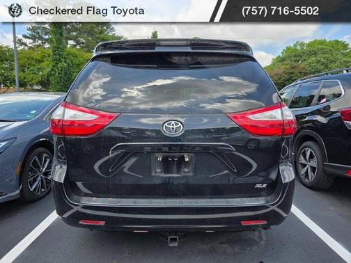 2017 Toyota Sienna XLE