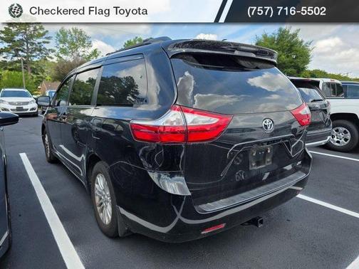 2017 Toyota Sienna XLE