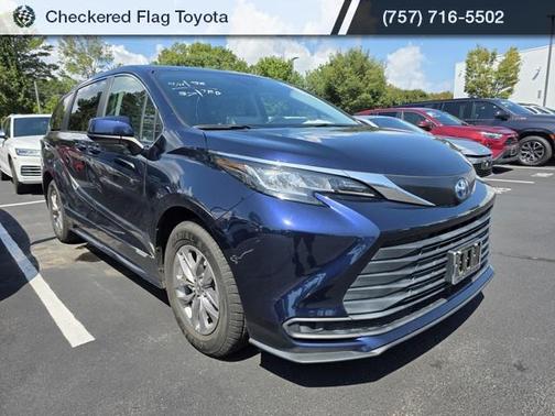 2021 Toyota Sienna LE