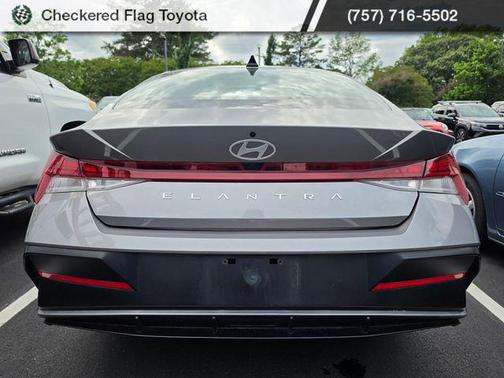 Fluid Metal 2024 Hyundai ELANTRA SEL