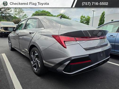 Fluid Metal 2024 Hyundai ELANTRA SEL