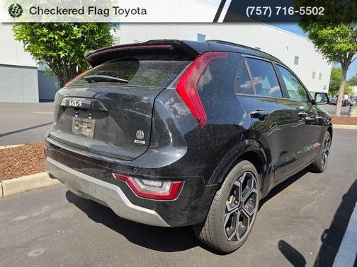 Aurora Black Pearl 2023 Kia Niro Touring