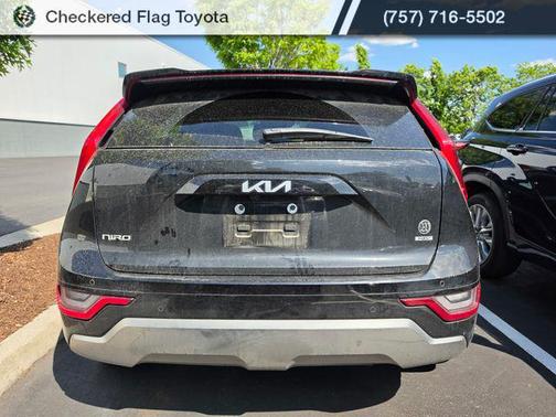Aurora Black Pearl 2023 Kia Niro Touring