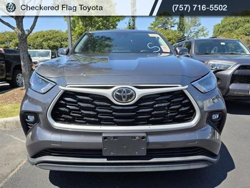 2022 Toyota Highlander LE
