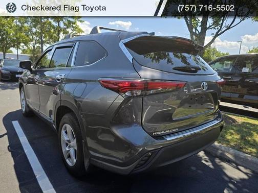 2022 Toyota Highlander LE