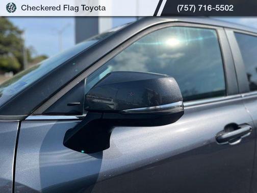 Magnetic Gray Metallic 2023 Toyota Highlander LE