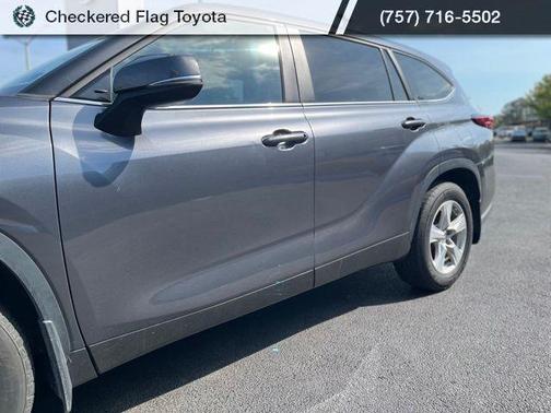 Magnetic Gray Metallic 2023 Toyota Highlander LE