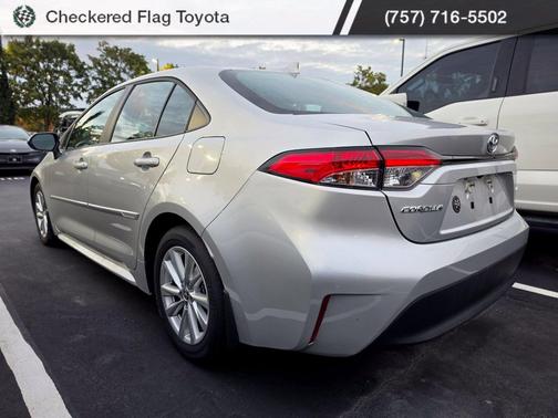 Classic Silver Metallic 2025 Toyota Corolla LE