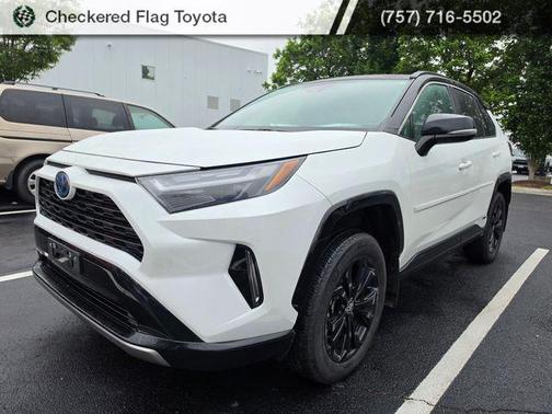 Wind Chill Pearl/Midnight Black Metallic 2023 Toyota RAV4 Hybrid SE