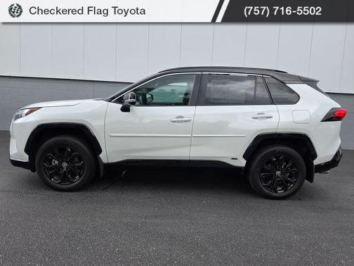 Wind Chill Pearl/Midnight Black Metallic 2023 Toyota RAV4 Hybrid SE