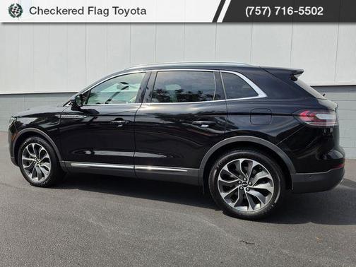 INFINITE BLACK MET CC 2023 Lincoln Nautilus Reserve