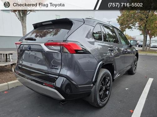 2024 Toyota RAV4 Hybrid SE
