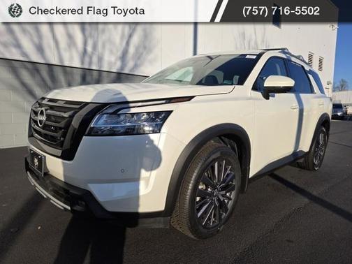 2023 Nissan Pathfinder SL 4WD