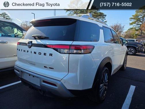 2023 Nissan Pathfinder SL 4WD