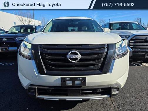 2023 Nissan Pathfinder SL 4WD