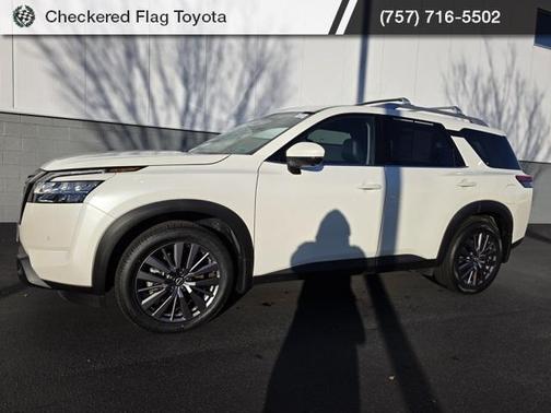 2023 Nissan Pathfinder SL 4WD