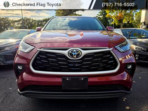 Ruby Flare Pearl 2026 Toyota Highlander XLE