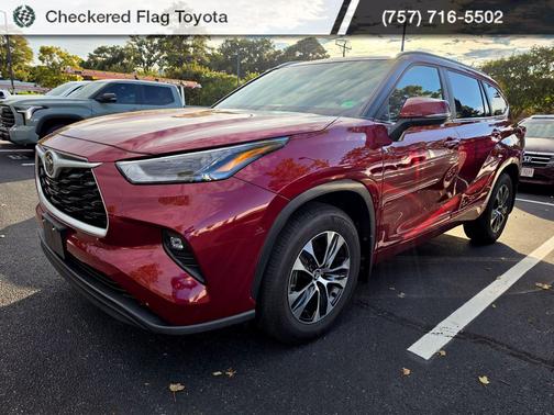 Ruby Flare Pearl 2026 Toyota Highlander XLE
