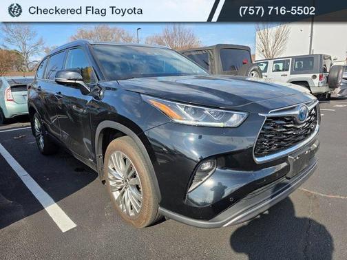 2024 Toyota Highlander Hybrid Platinum