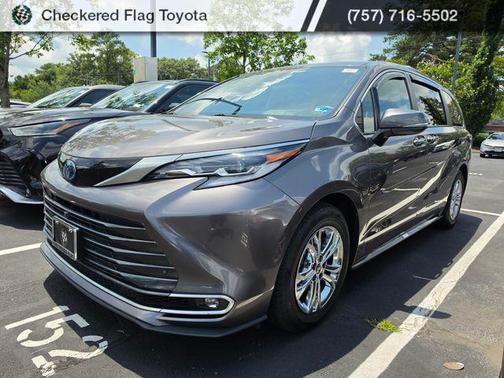 Predawn Gray Mica 2023 Toyota Sienna Platinum 7 Passenger