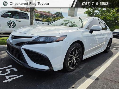 Ice Cap 2023 Toyota Camry SE