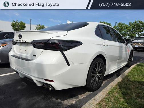 Ice Cap 2023 Toyota Camry SE