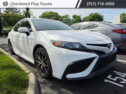 Ice Cap 2023 Toyota Camry SE