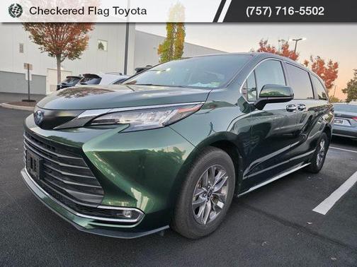 2022 Toyota Sienna XLE 8 Passenger