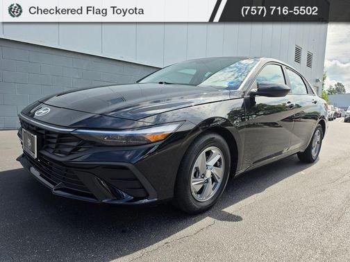 Abyss Black 2025 Hyundai ELANTRA SE