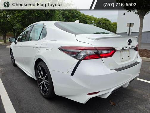 Ice Cap 2023 Toyota Camry SE