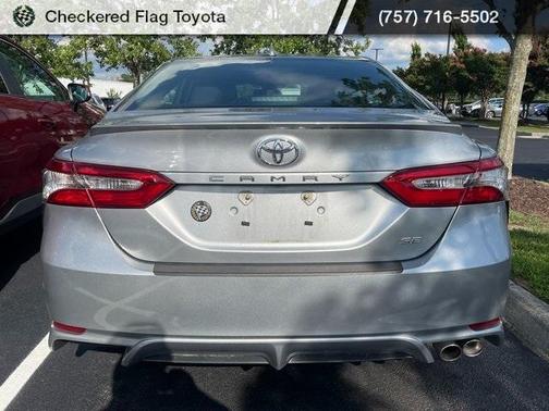 Photo 5 of 21 of 2019 Toyota Camry SE