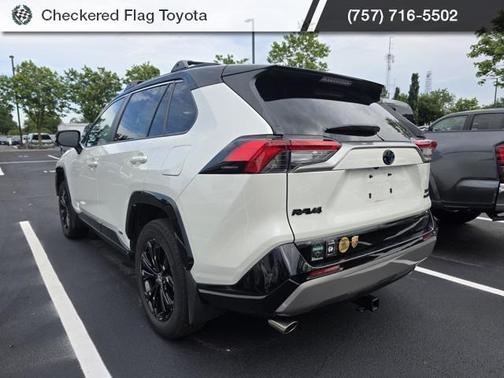 2022 Toyota RAV4 Hybrid SE