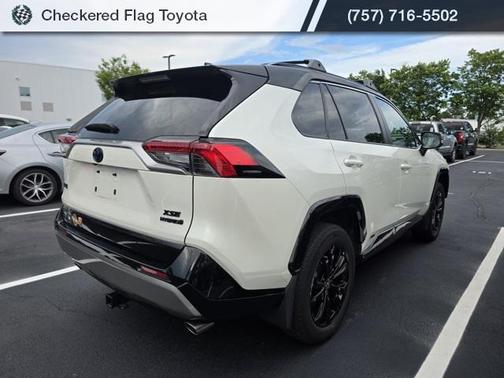 2022 Toyota RAV4 Hybrid SE