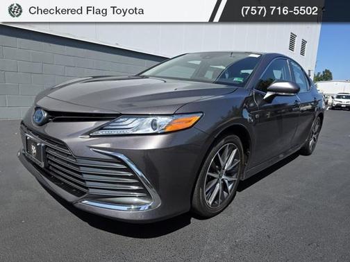 2022 Toyota Camry Hybrid XLE