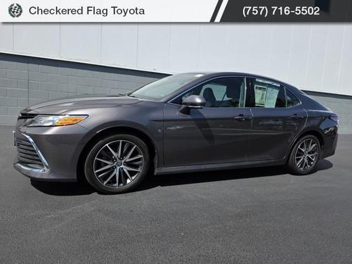 2022 Toyota Camry Hybrid XLE