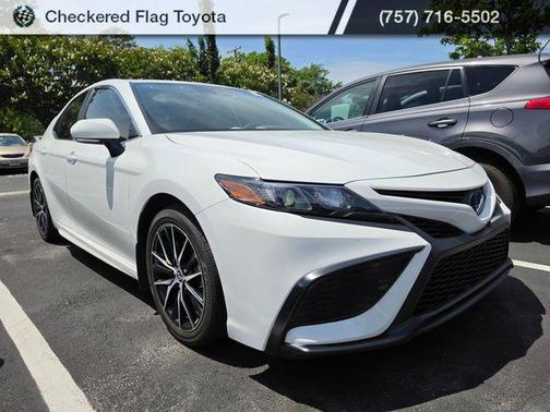 Ice Cap 2023 Toyota Camry SE