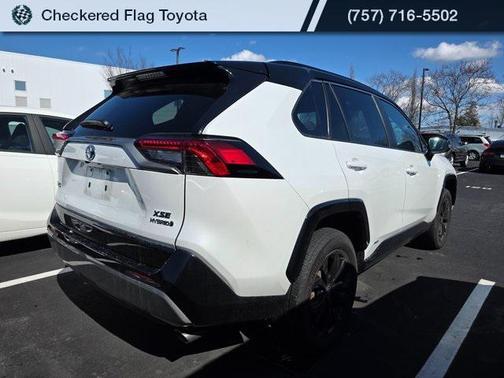 2024 Toyota RAV4 Hybrid SE