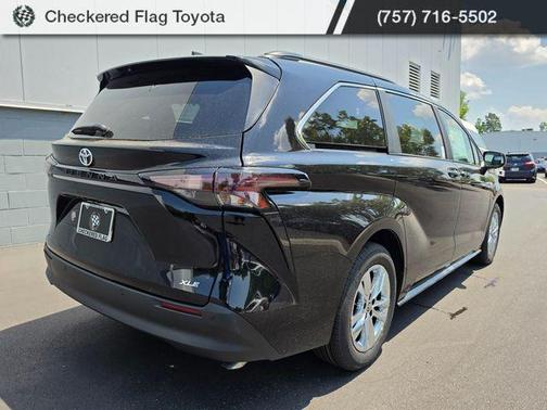 Midnight Black Metallic 2026 Toyota Sienna XLE