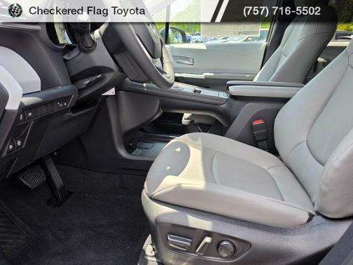 Midnight Black Metallic 2026 Toyota Sienna XLE