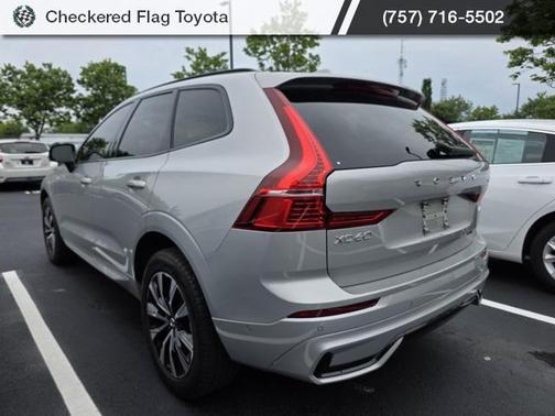 2024 Volvo XC60 B5 Plus Dark Theme