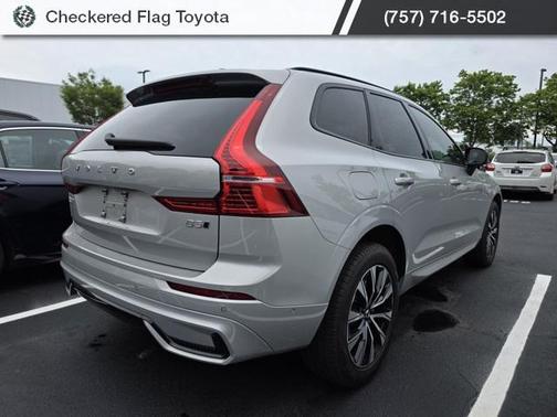 2024 Volvo XC60 B5 Plus Dark Theme